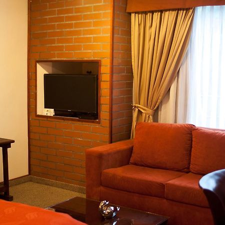 Apartaestudios Los Andes Богота Екстериор снимка
