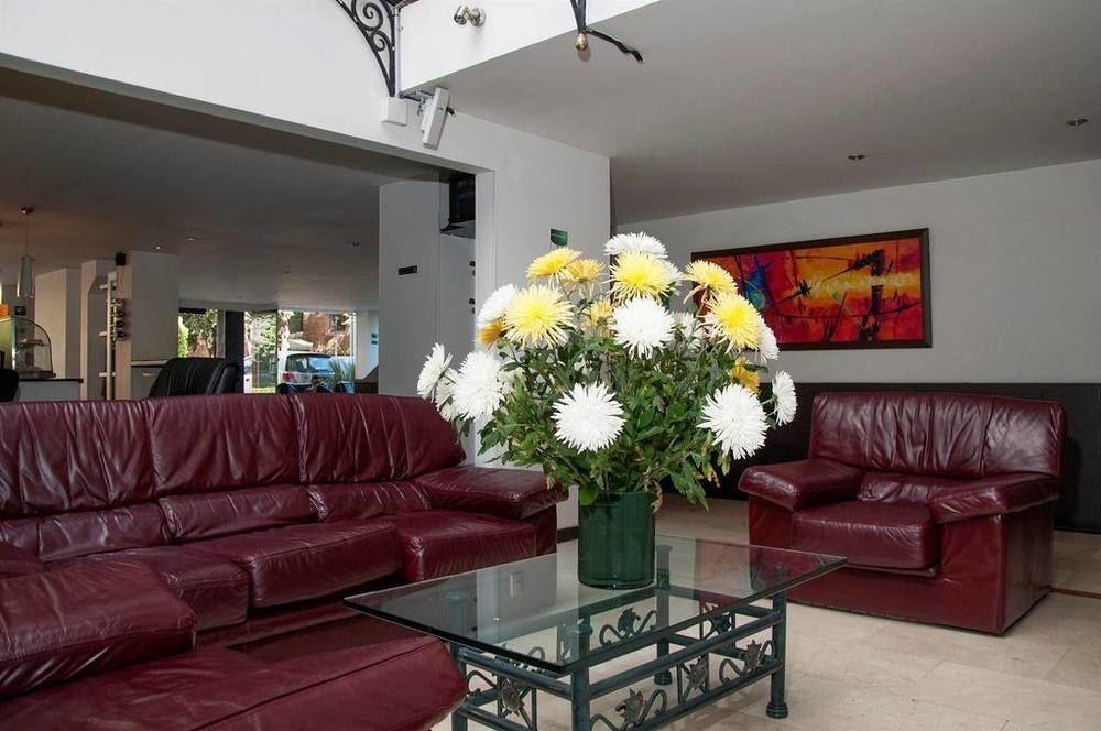 Apartaestudios Los Andes Богота Екстериор снимка