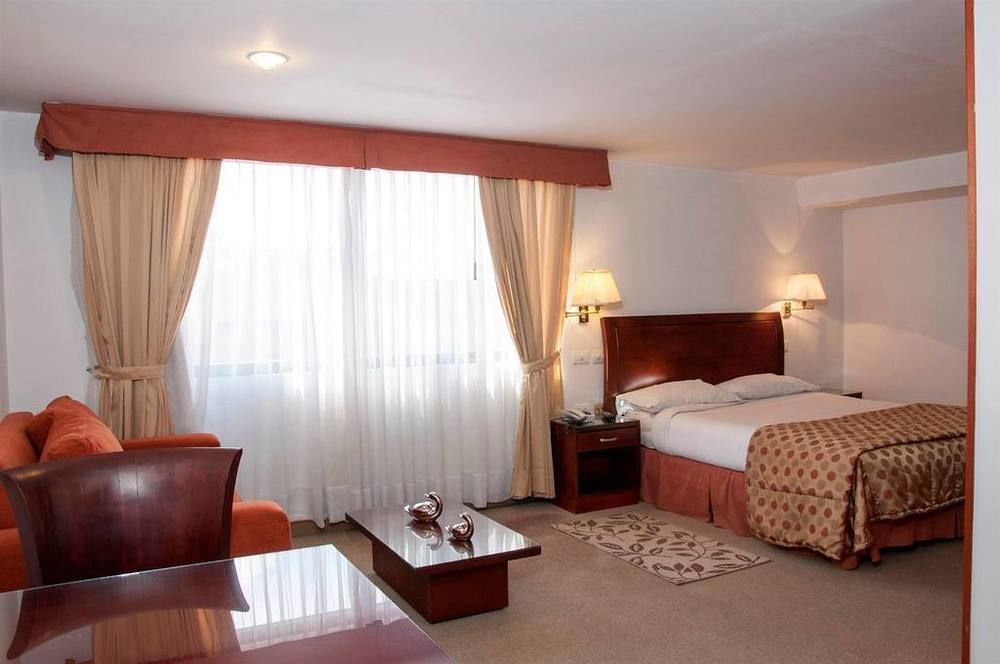 Apartaestudios Los Andes Богота Екстериор снимка